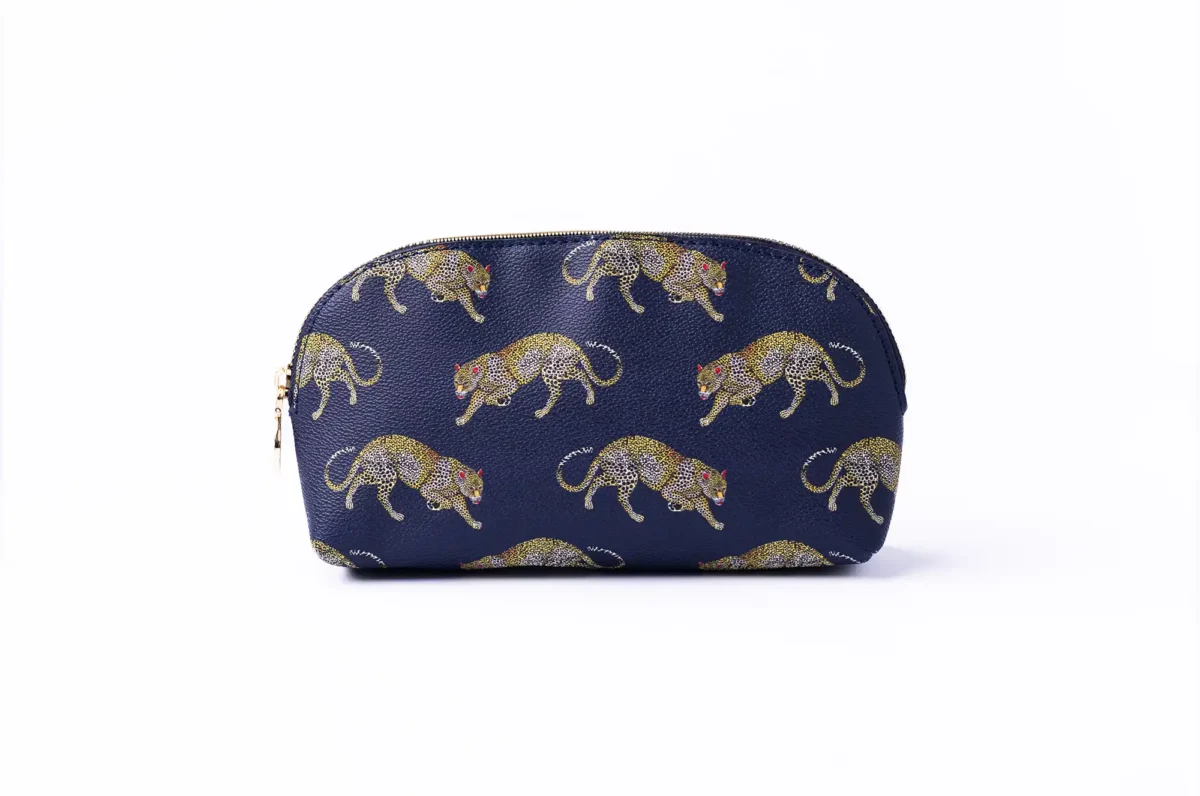 Travel Bag: Leopard, Small - Image 4